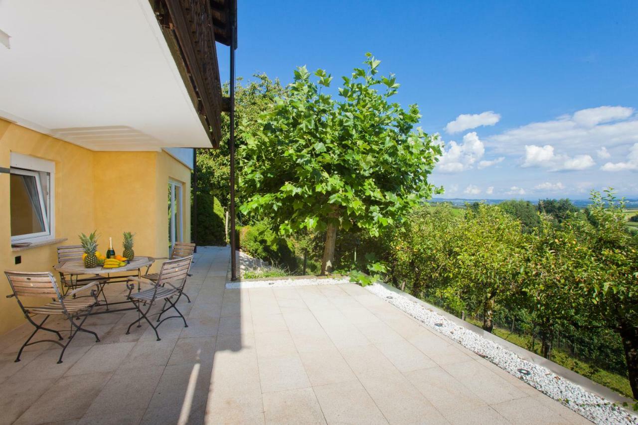 Residenz Cheval Messe Fn Villa Ravensburg Exteriör bild